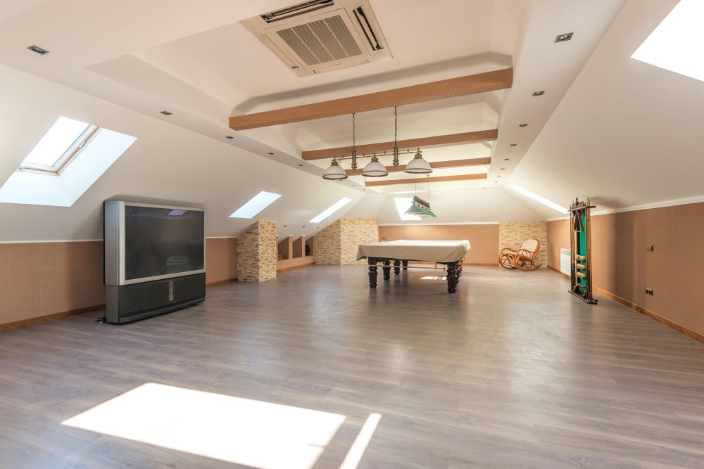 Chantier de rehaussement de toiture pour rendre des combles non aménageables habitables
