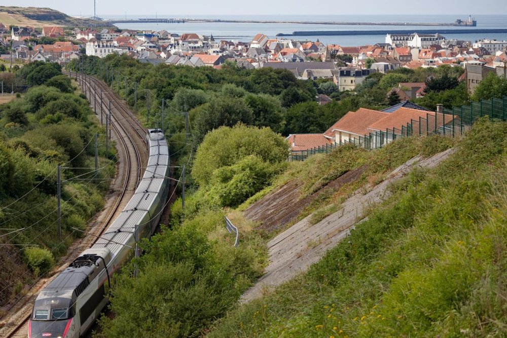 Maison construite à proximité d'une voie ferrée dans le respect des servitudes ferroviaires applicables