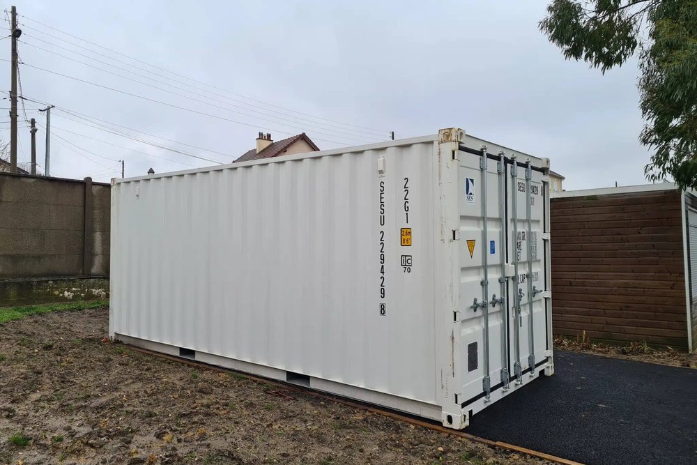 Conteneur maritime de 20 pieds utilisé pour le stockage professionnel de matériel d'atelier
