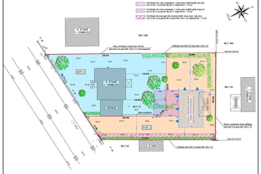 Plan de masse illustrant une cour commune créée entre deux parcelles voisines pour respecter les règles de prospect