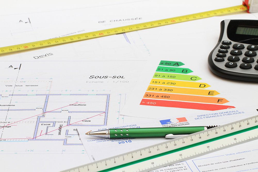 Dossier de permis de construire complet avec formulaire CERFA, plans et pièces graphiques prêts à être déposés en mairie