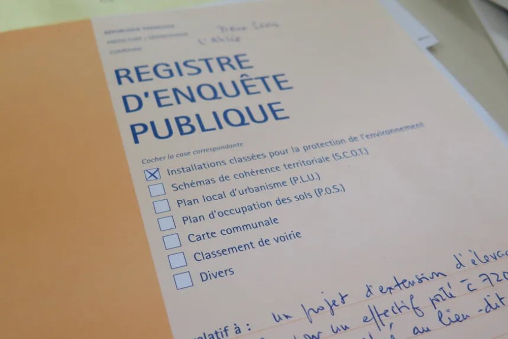 Registre d'observations d'une enquête publique consultable en mairie lors d'une modification du PLU