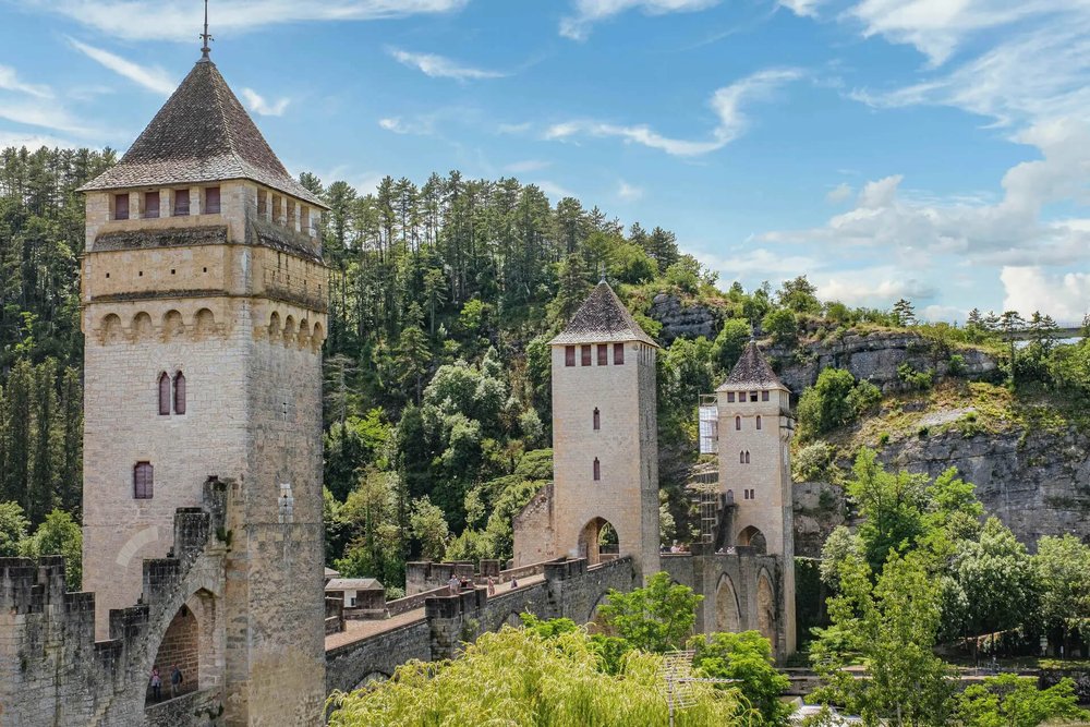 Don versé via une fondation habilitée pour financer la restauration d'un monument historique privé