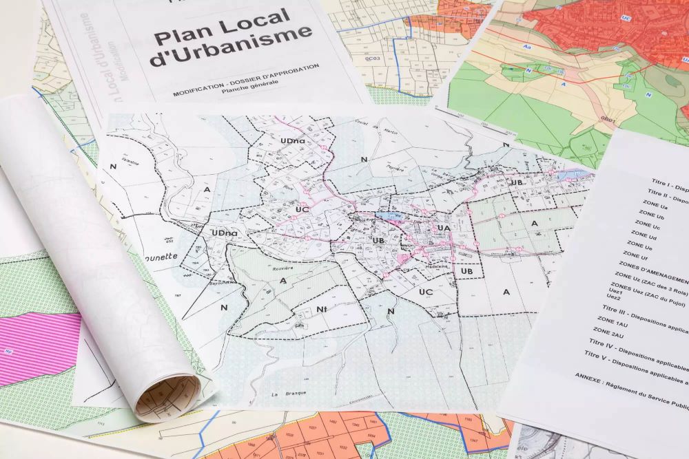 Carte d'un territoire intercommunal couvert par un PLUi avec les communes membres et les zones d'urbanisme