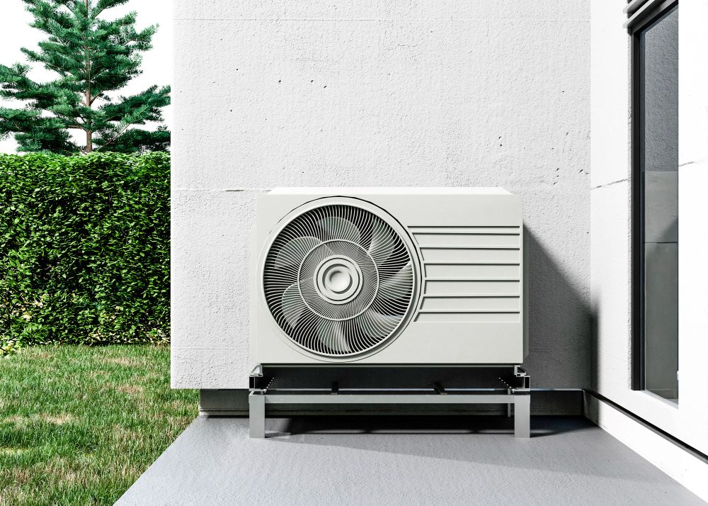 Installation d'une pompe à chaleur air eau financée par MaPrimeRénov' sur une maison individuelle