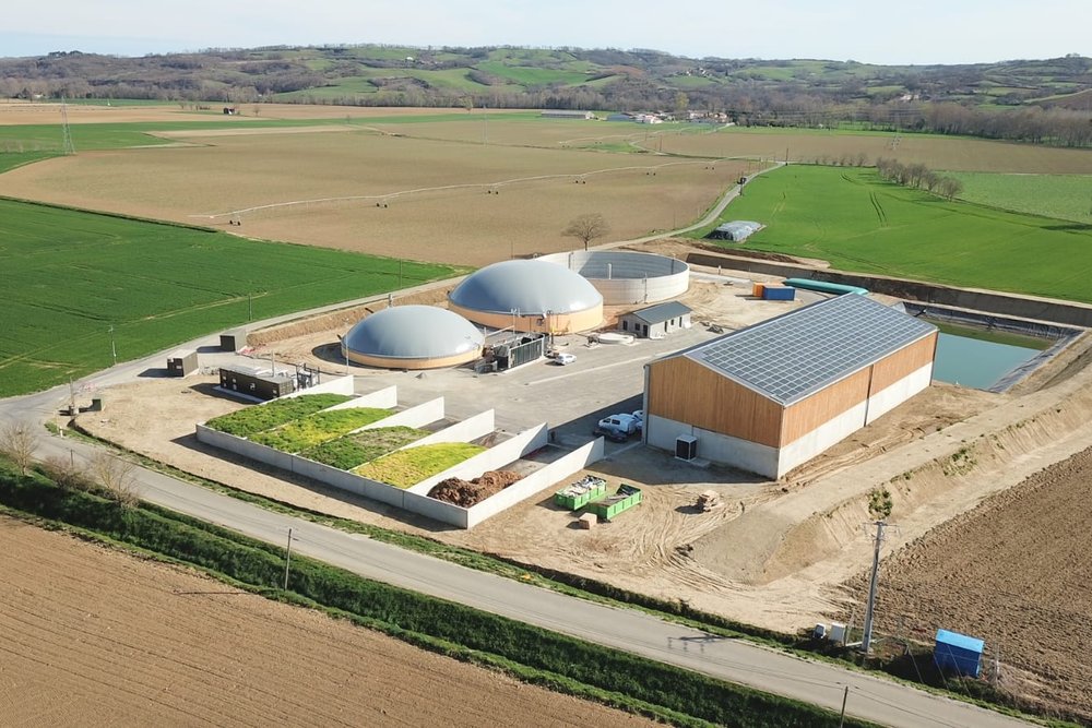 Unité de méthanisation implantée en zone agricole du PLU sur une exploitation agricole