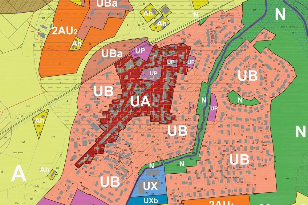 Carte de zonage d'un PLU distinguant les zones urbaines, à urbaniser, naturelles et agricoles